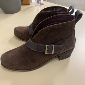 9.5 Woman Uggs Booties